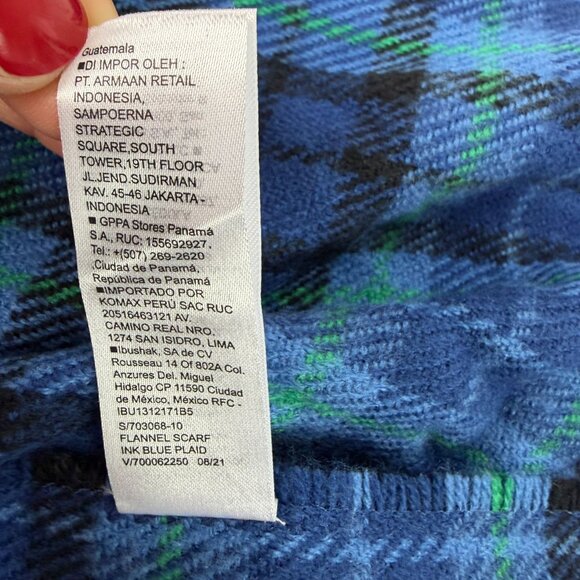 Old Navy Unisex Plaid Fringe Winter Scarf Blue Green Black Acrylic One Size - Picture 6 of 7